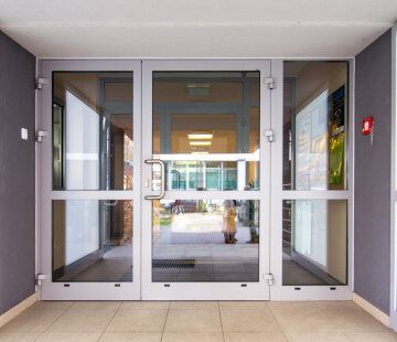 drzwi przeciwpożarowe na co zwrócić uwagę