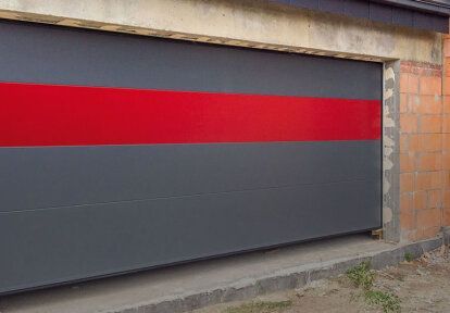 montaż bramy garażowej segmentowej