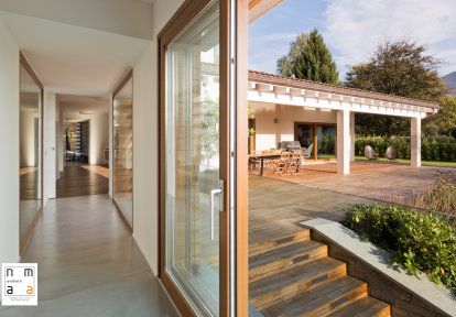 Drzwi z drewna meranti