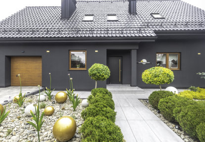 Hersteller von Fenstern, Türen und Garagentoren