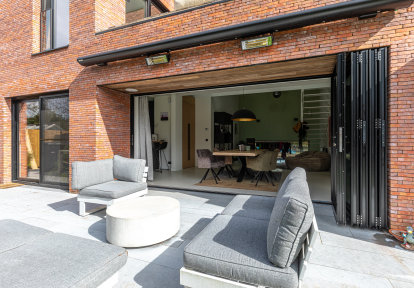 Türen für moderne Gebäude zu achten