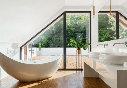 jakie okna do łazienki